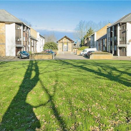 Manor Place Apartment Thamesmead Thamesmead  ภายนอก รูปภาพ