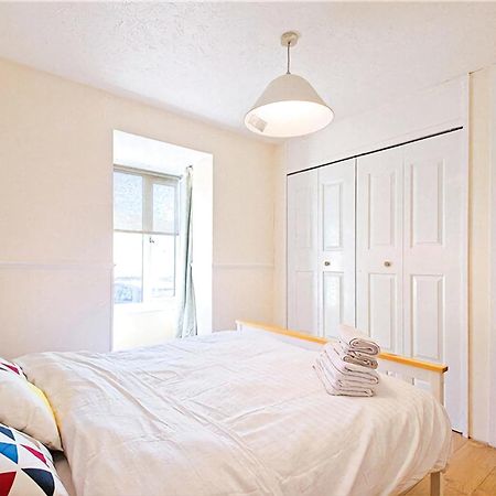 Manor Place Apartment Thamesmead Thamesmead  ภายนอก รูปภาพ