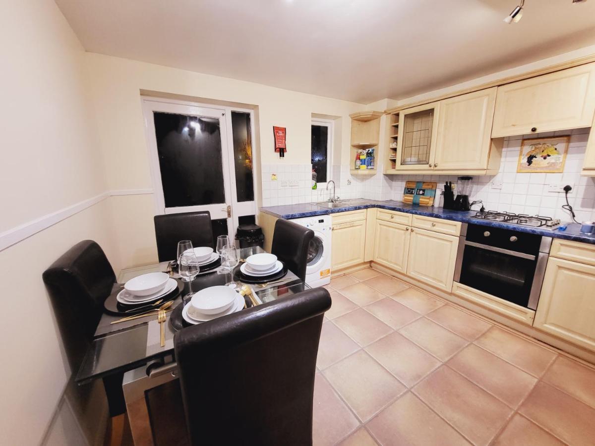 Manor Place Apartment Thamesmead Thamesmead  ภายนอก รูปภาพ