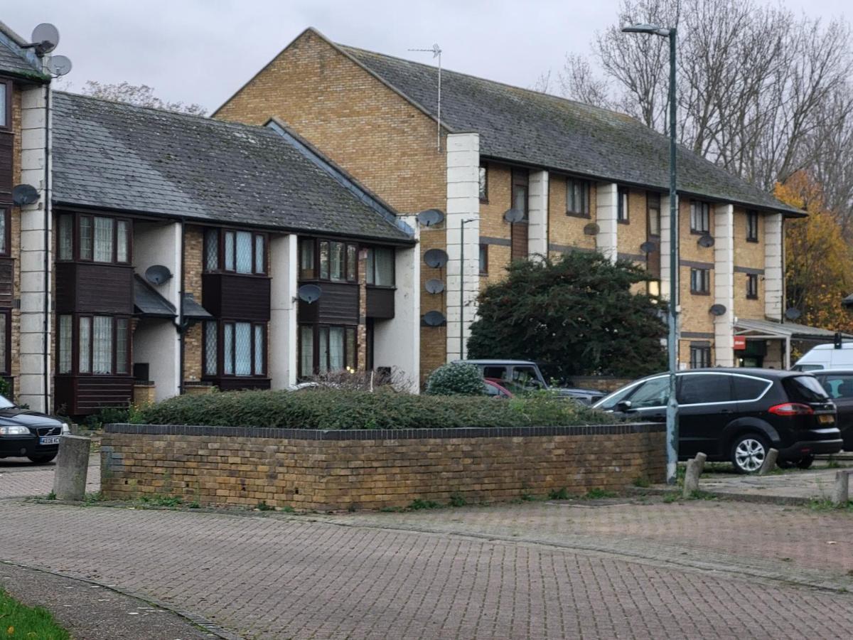 Manor Place Apartment Thamesmead Thamesmead  ภายนอก รูปภาพ